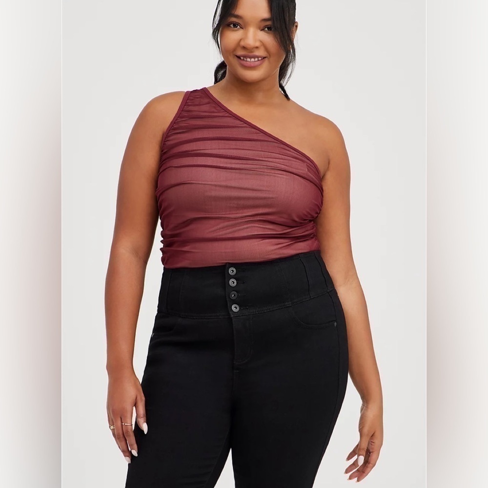 ✨ Torrid Ruched Mesh One Shoulder Going Out Top 4X NWT - Picture 2 of 5